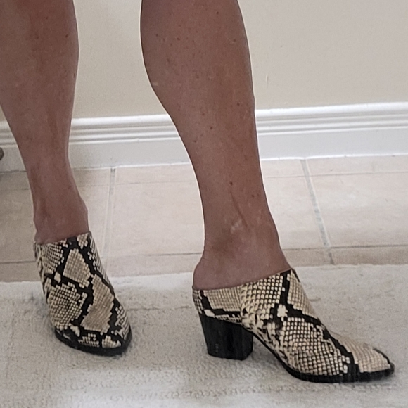 Call It Spring Python print mules - Picture 11 of 11